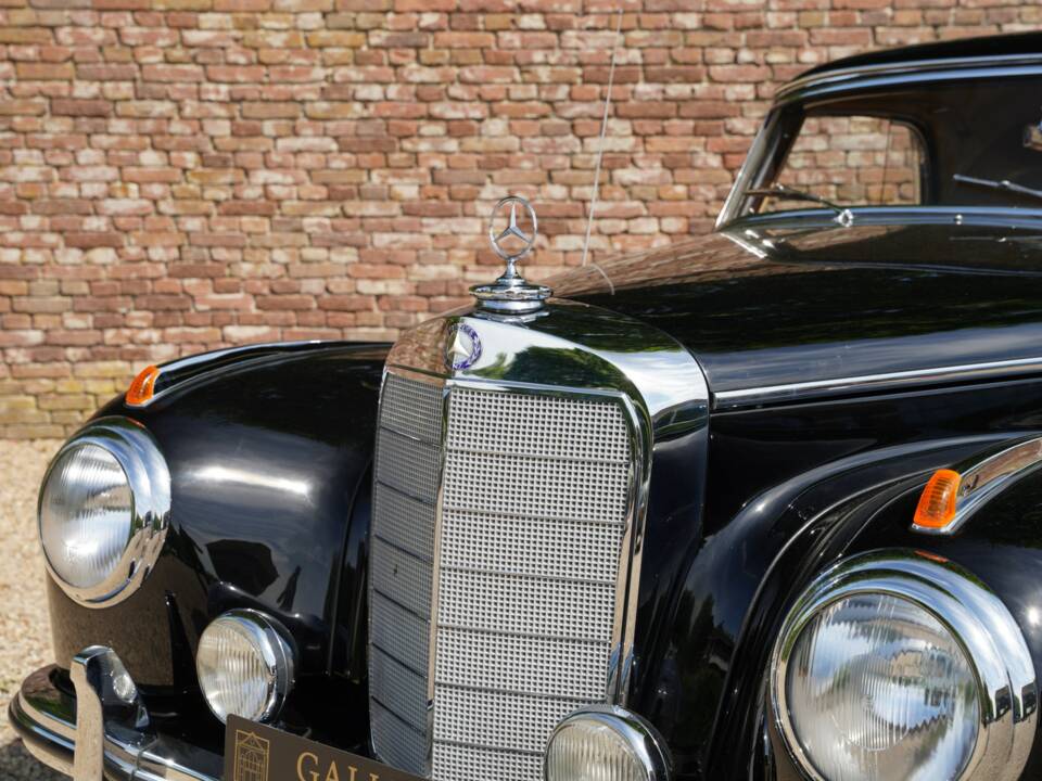 Image 31/50 of Mercedes-Benz 300 S (1953)