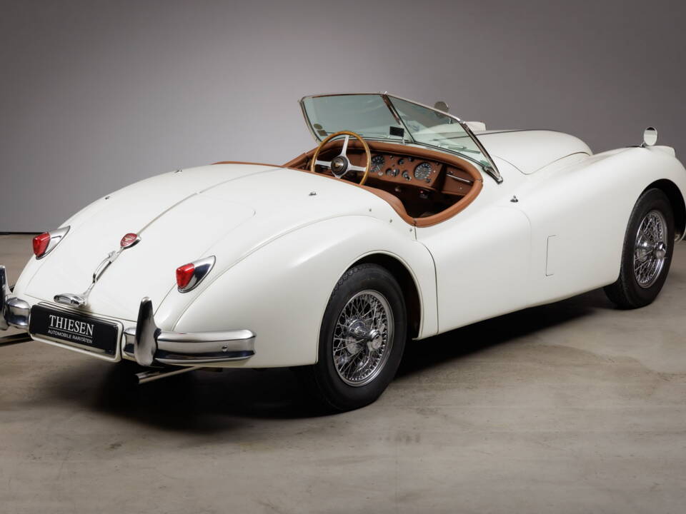 Image 10/39 of Jaguar XK 140 OTS (1954)