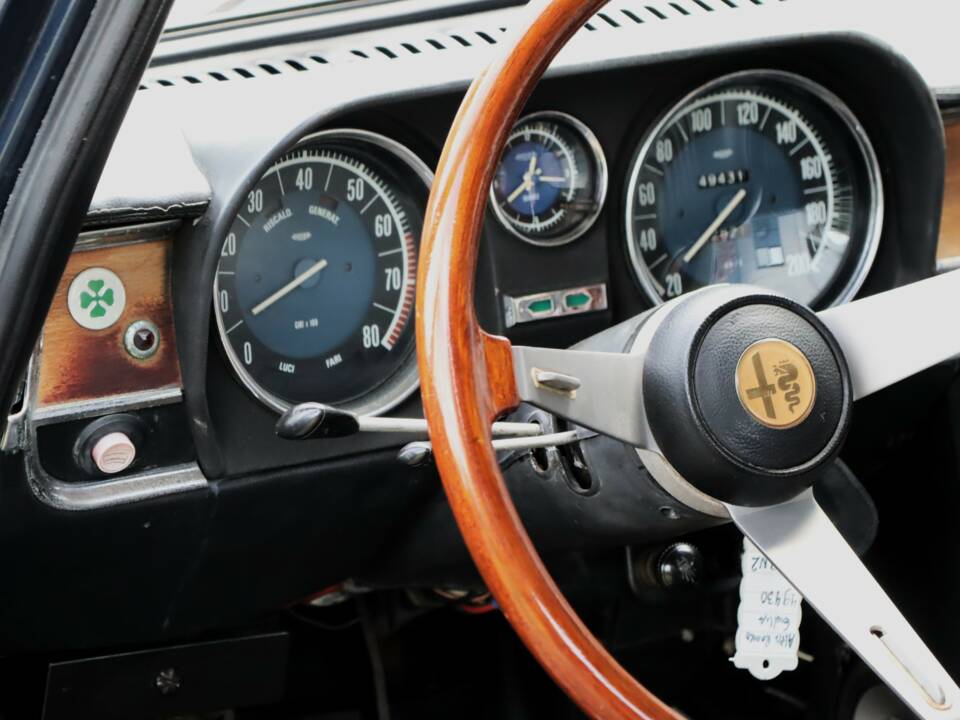 Image 13/50 of Alfa Romeo Giulia Nuova Super 1600 (1978)