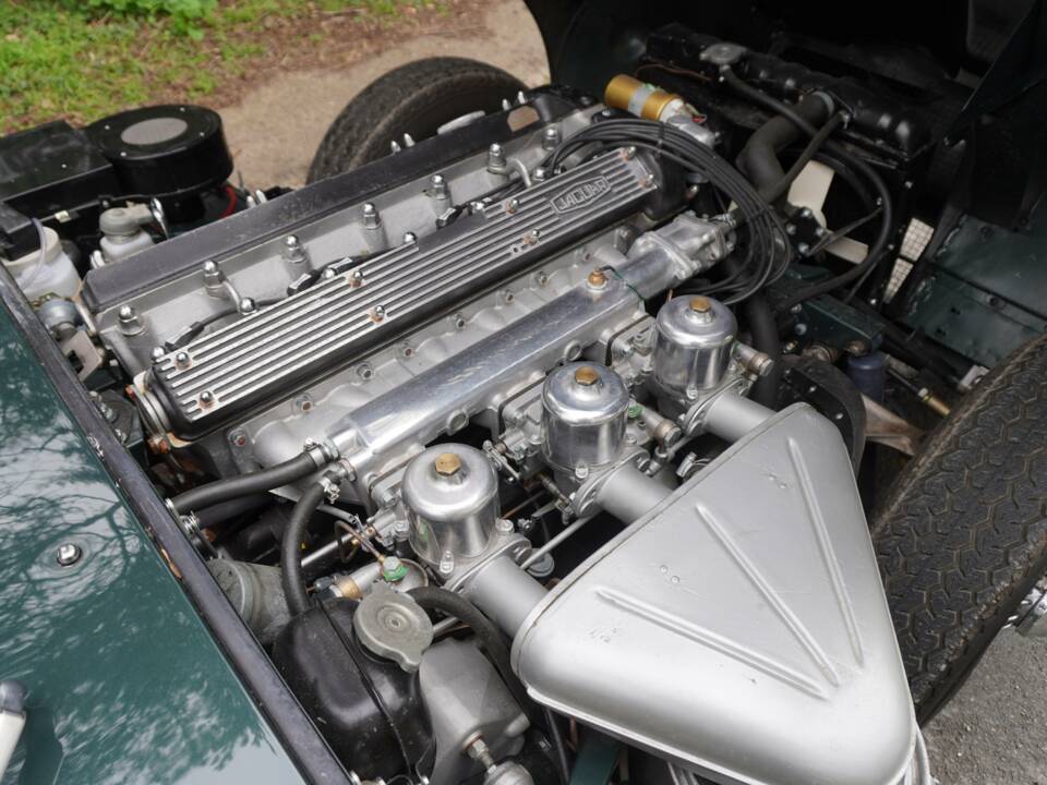 Afbeelding 17/25 van Jaguar E-Type (1970)