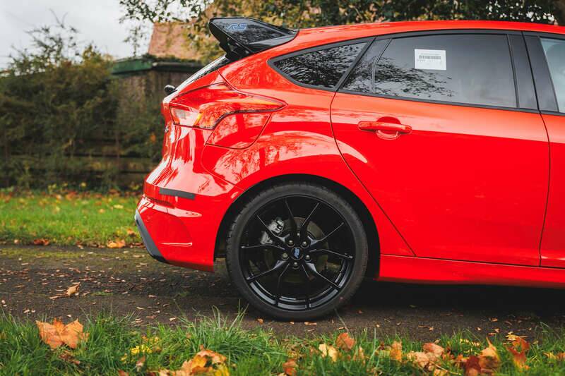 Image 20/50 of Ford Focus RS (2018)