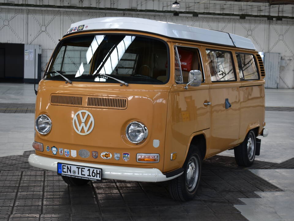 Image 2/45 de Volkswagen T2b Westfalia (1973)