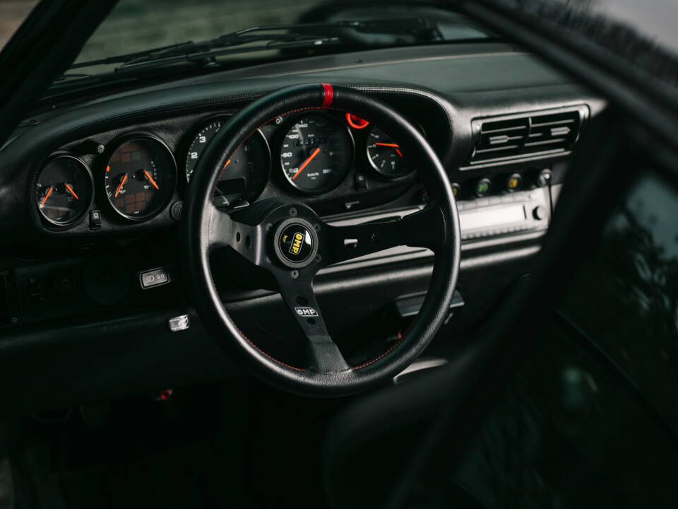 Image 65/95 of Porsche 911 Turbo 3.3 (1991)