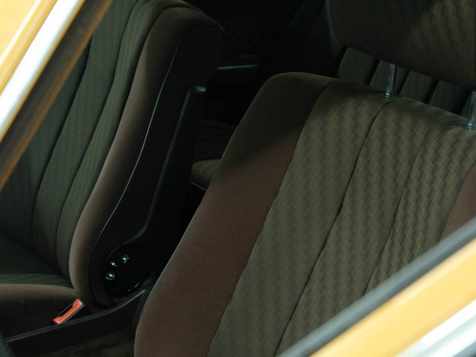 Bild 32/50 von Mercedes-Benz 280 SE (1981)