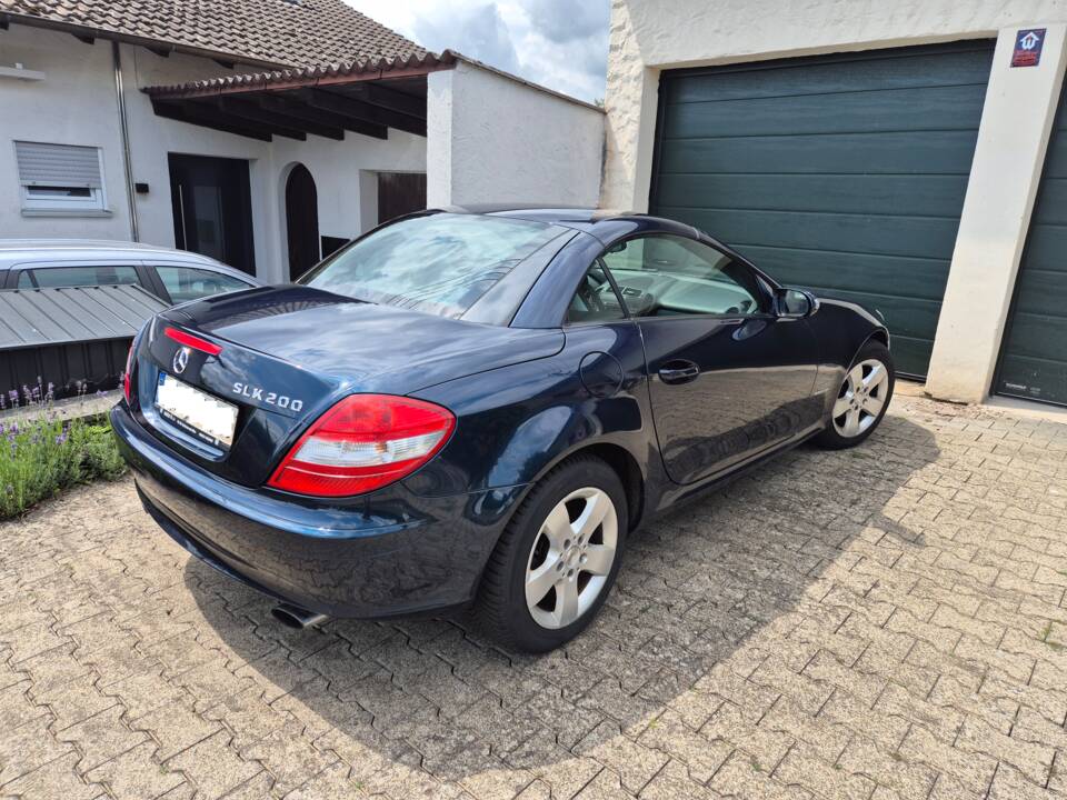 Afbeelding 3/22 van Mercedes-Benz SLK 200 Kompressor (2006)