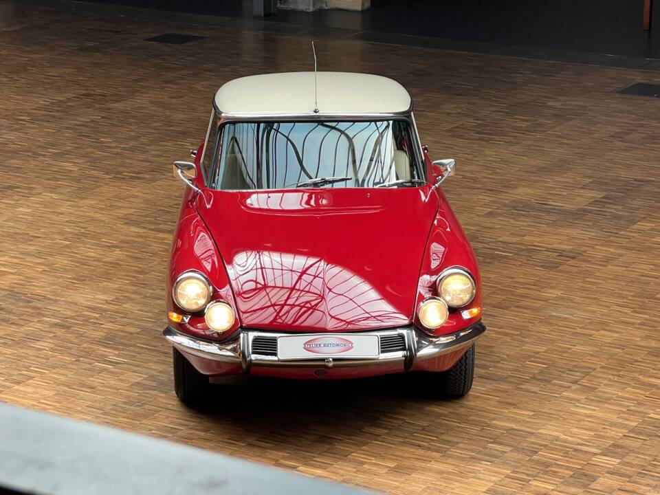 Image 6/37 of Citroën ID 19 (1967)