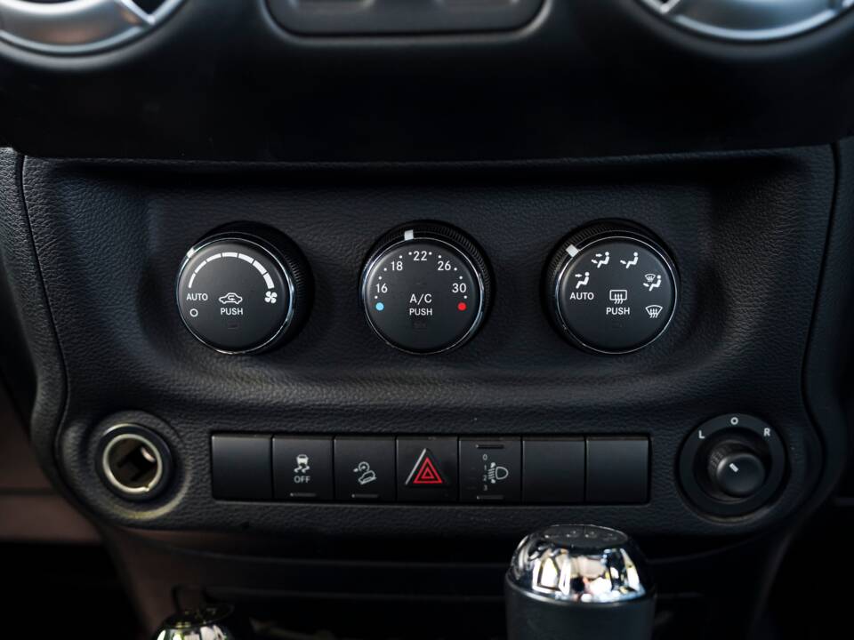 Immagine 20/31 di Jeep Wrangler 2.8 CRD (2014)
