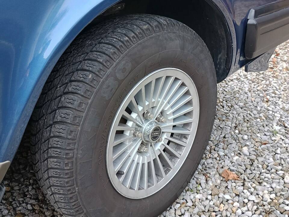Bild 6/8 von Volvo 245 GL D (1988)