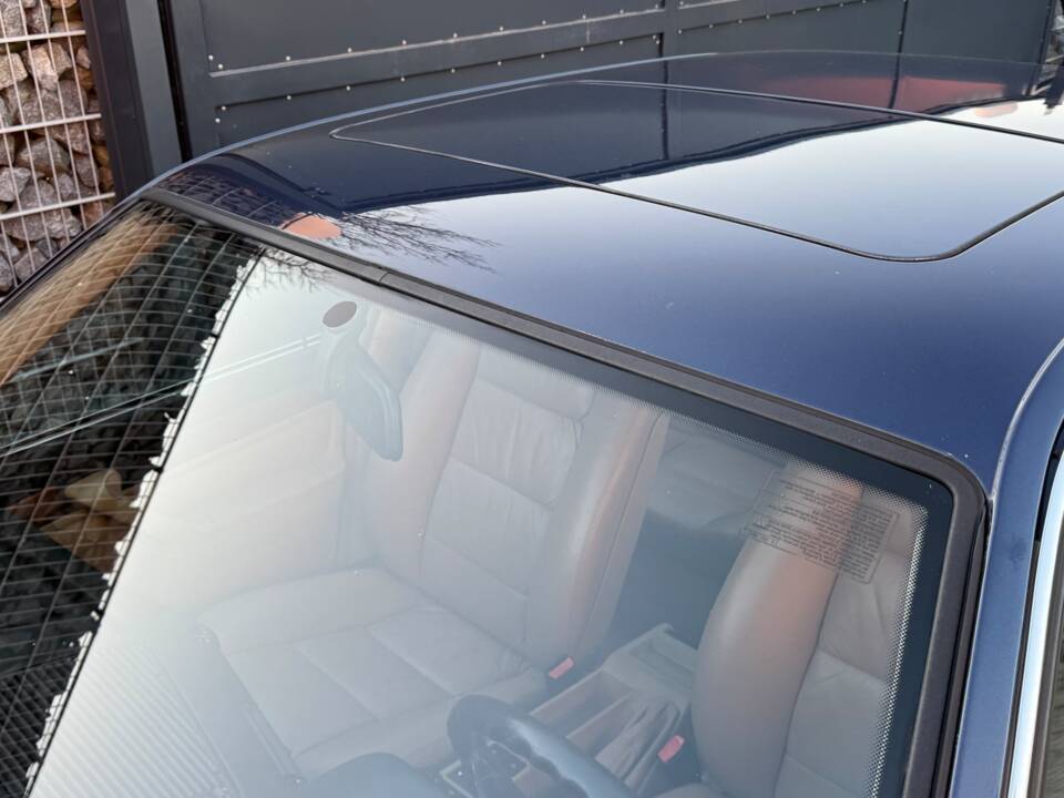 Immagine 44/99 di BMW 735i (1988)