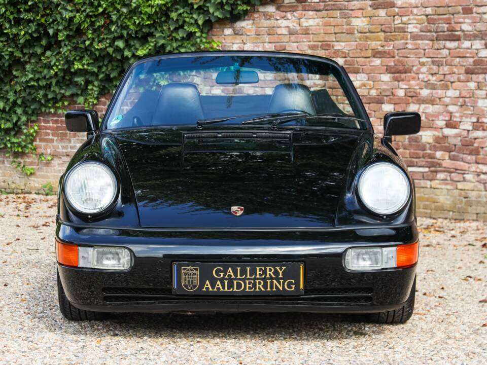 Image 32/50 de Porsche 911 Carrera 2 (1991)