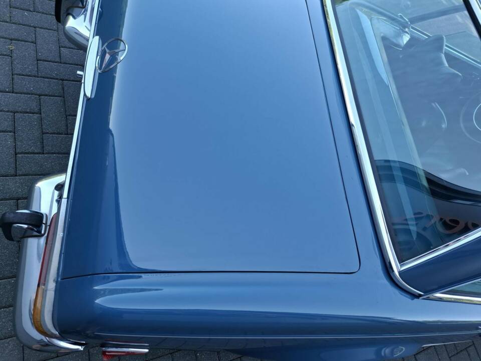 Image 14/50 de Mercedes-Benz 280 SL (1970)