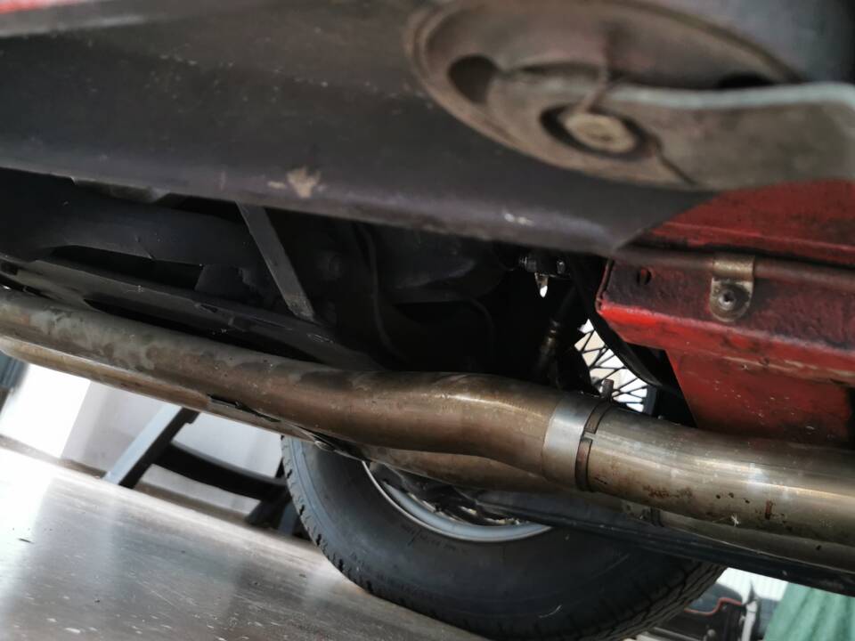 Image 75/80 of Jaguar E-Type 4.2 (1966)