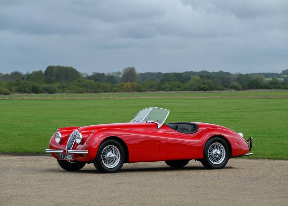 Image 10/37 of Jaguar XK 120 SE OTS (1954)