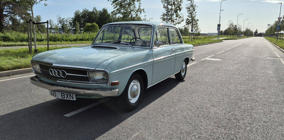 Image 3/8 of Audi 72 (1966)