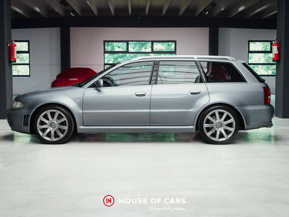 Image 10/25 de Audi RS4 Avant (2001)