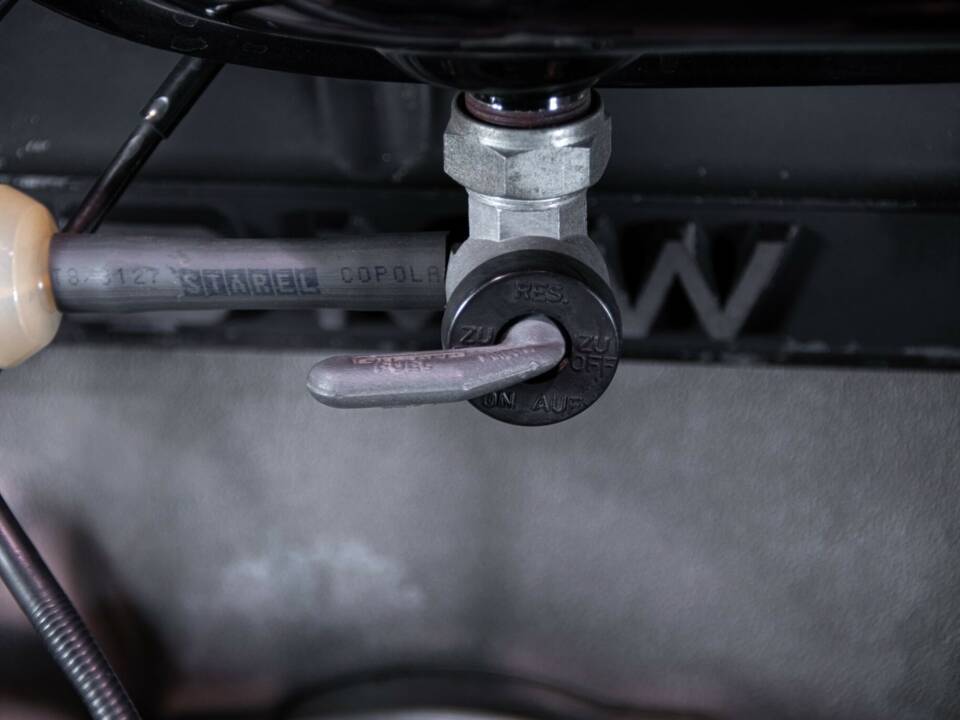 Immagine 19/50 di BMW DUMMY (1988)