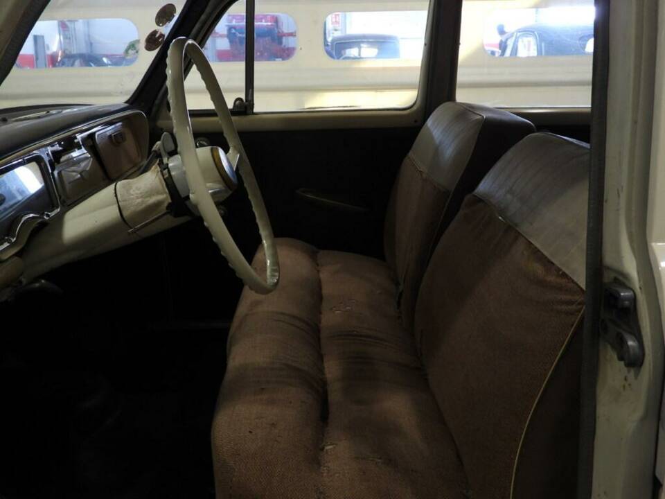 Image 5/15 of SIMCA Aronde P 60 Monthléry Spéciale (1961)