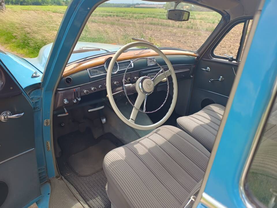 Bild 4/5 von Mercedes-Benz 219 (1959)
