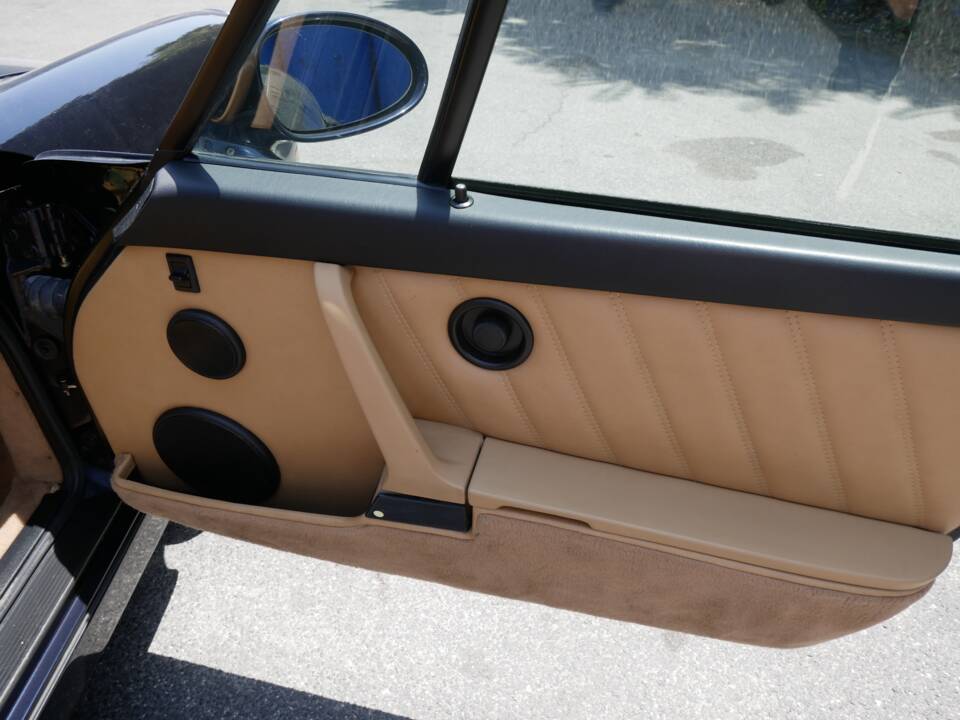 Afbeelding 13/15 van Porsche 911 Carrera 4 (1991)
