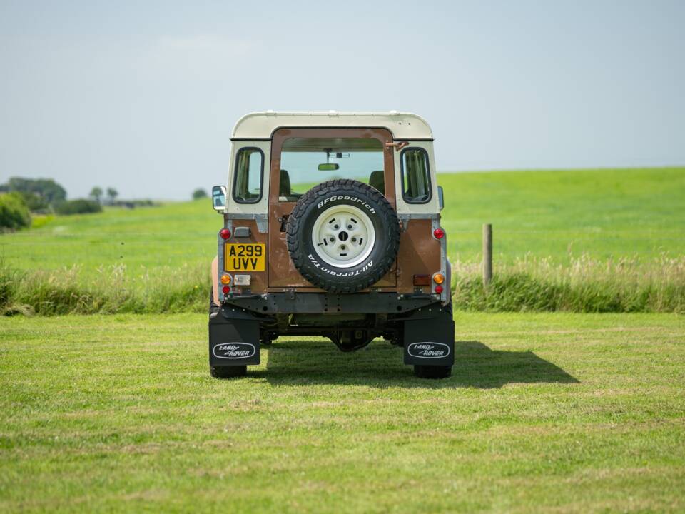 Image 22/33 of Land Rover Defender 110 (1983)