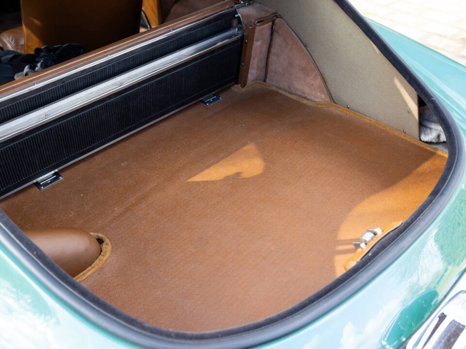 Image 46/50 of Aston Martin DB 2&#x2F;4 Mk III (1958)