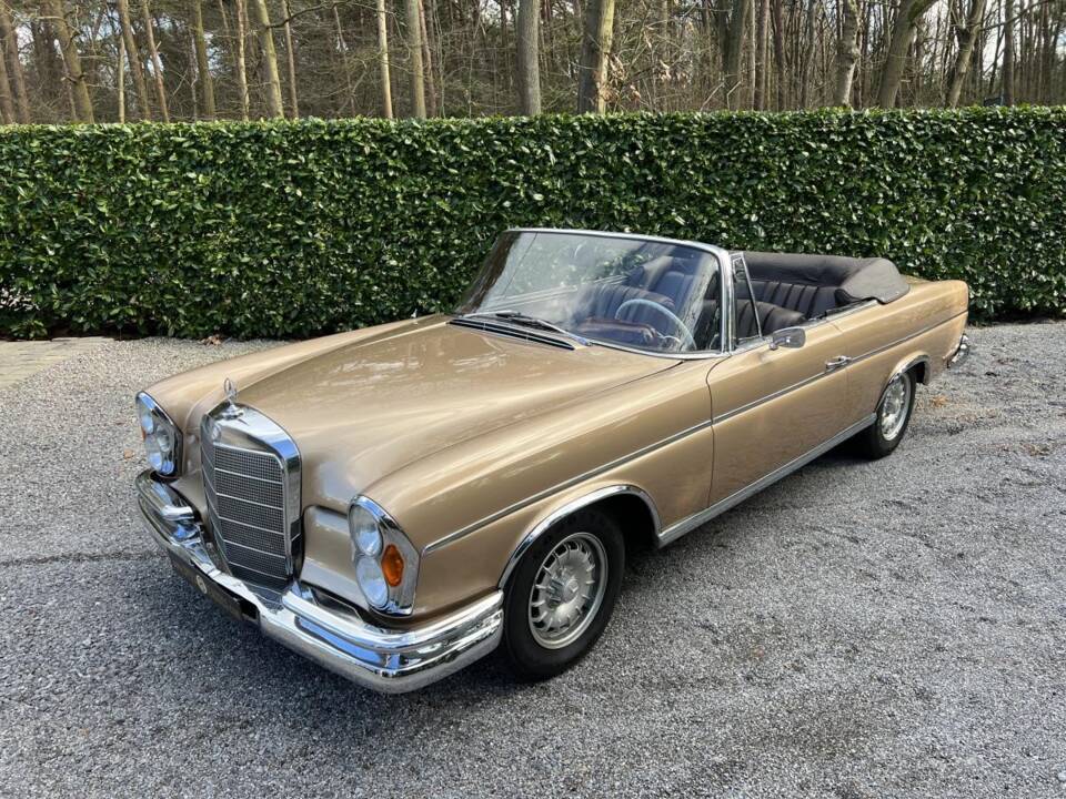 Image 3/22 of Mercedes-Benz 220 SE b (1963)