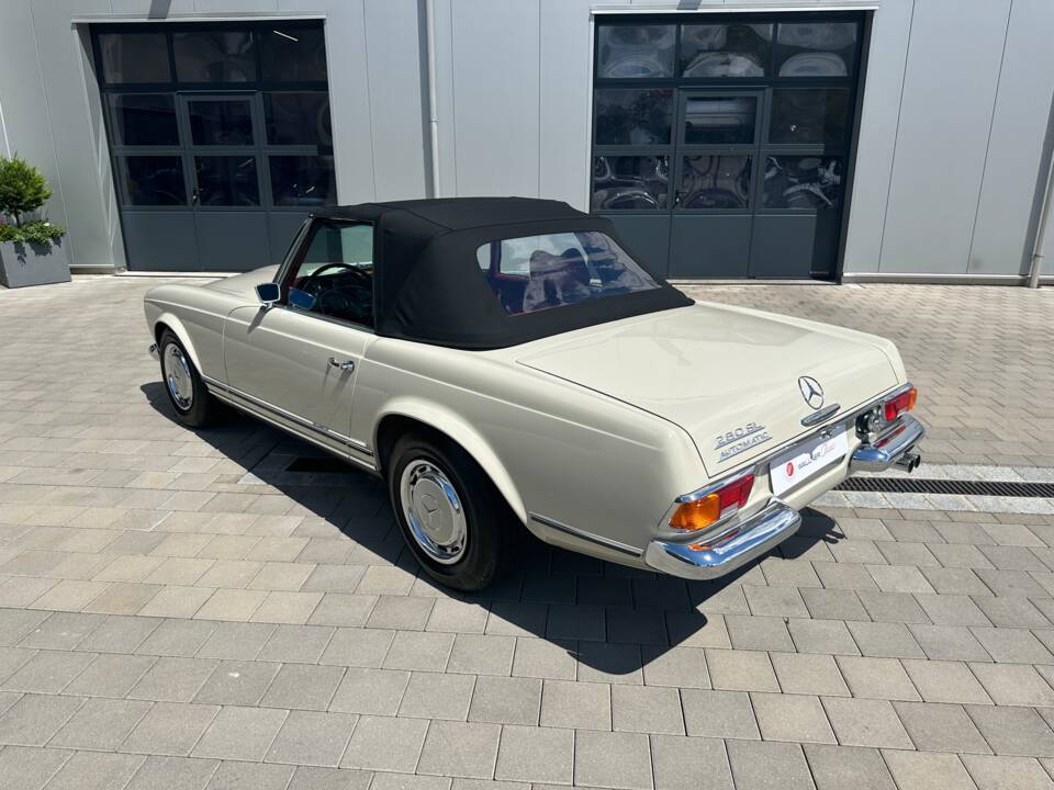 Afbeelding 27/30 van Mercedes-Benz 280 SL (1970)