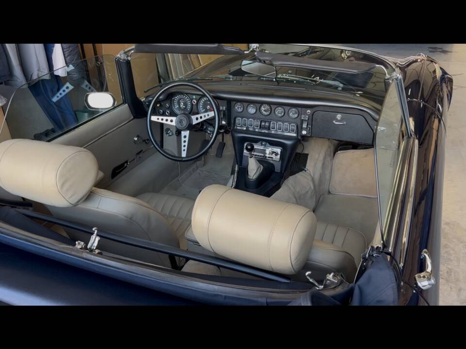 Bild 9/13 von Jaguar E-Type V12 (1974)