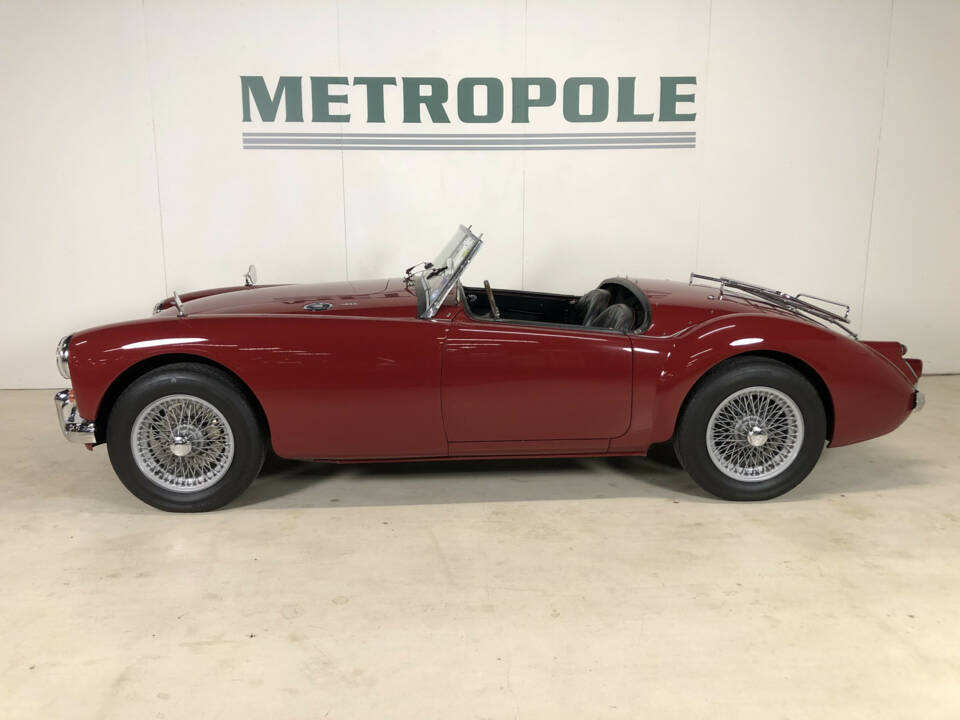 Image 3/25 of MG MGA 1600 (1959)