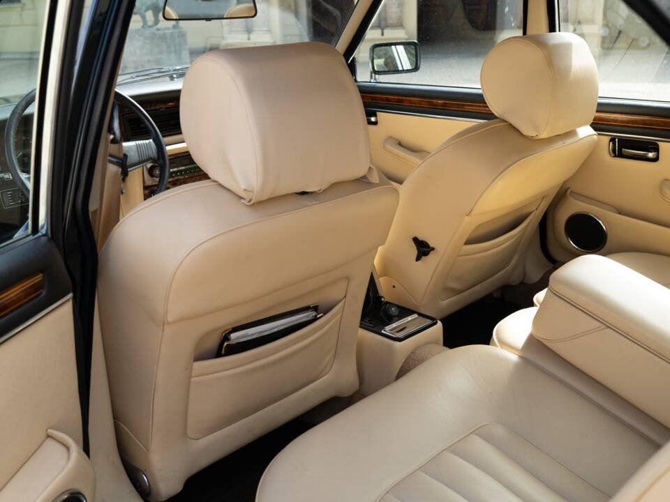 Bild 5/7 von Daimler Double Six (1991)
