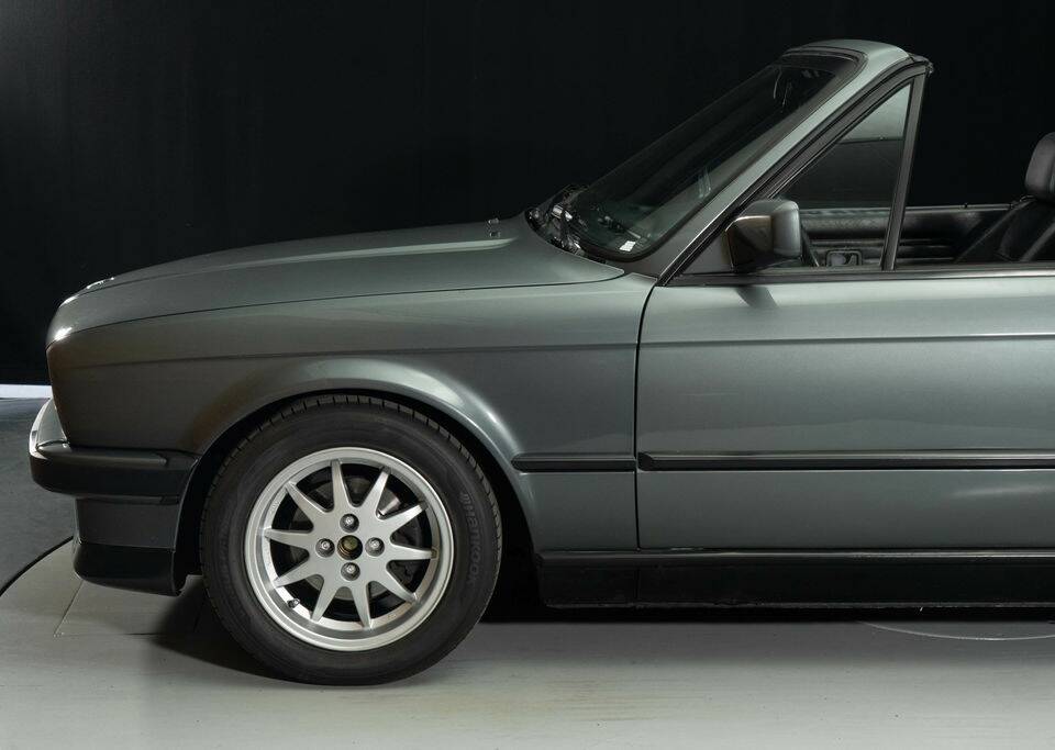 Afbeelding 6/8 van BMW 320i (1989)
