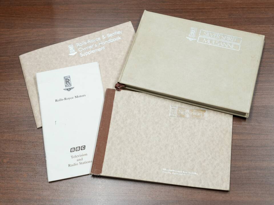 Image 34/48 of Rolls-Royce Silver Spirit (1983)