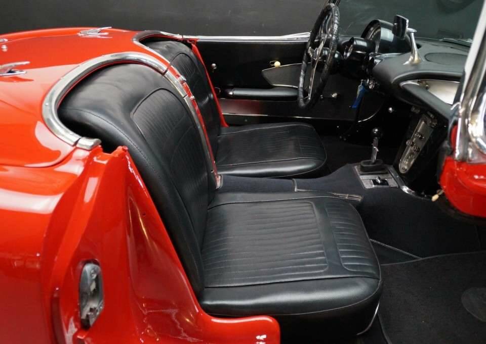 Image 18/50 of Chevrolet Corvette (1958)