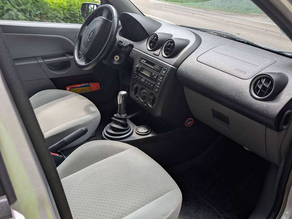 Bild 7/10 von Ford Fiesta 1.4 (2002)
