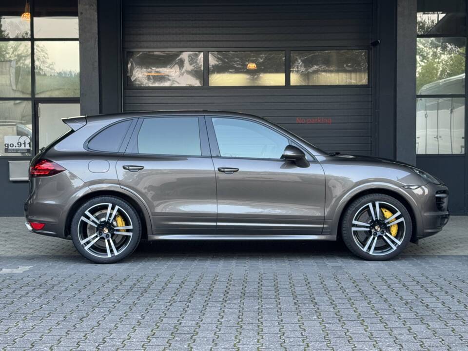 Bild 3/24 von Porsche Cayenne Turbo S (2014)