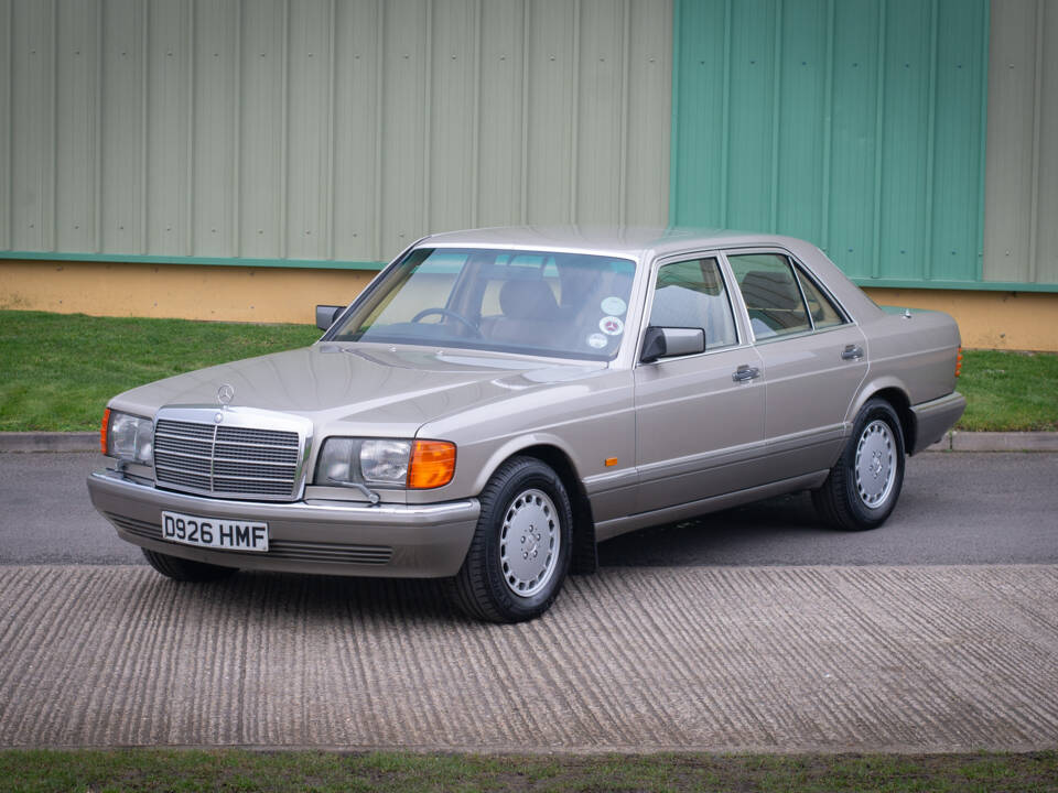 Image 2/27 de Mercedes-Benz 420 SE (1986)