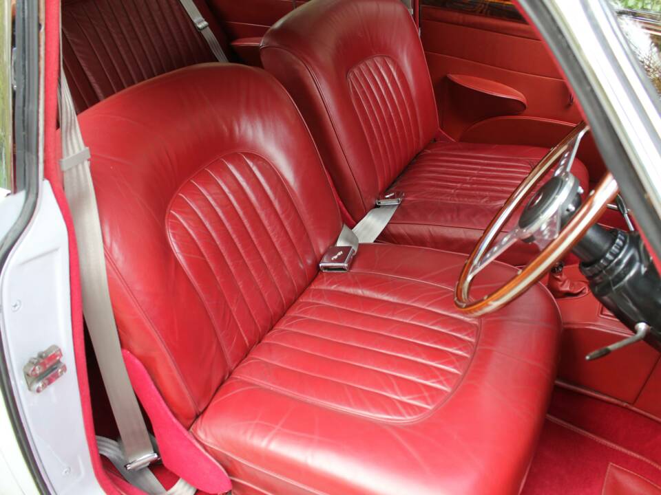 Image 10/18 of Jaguar Mk II 3.4 (1961)