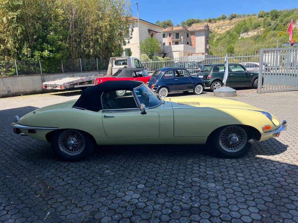 Image 5/15 de Jaguar E-Type (1969)