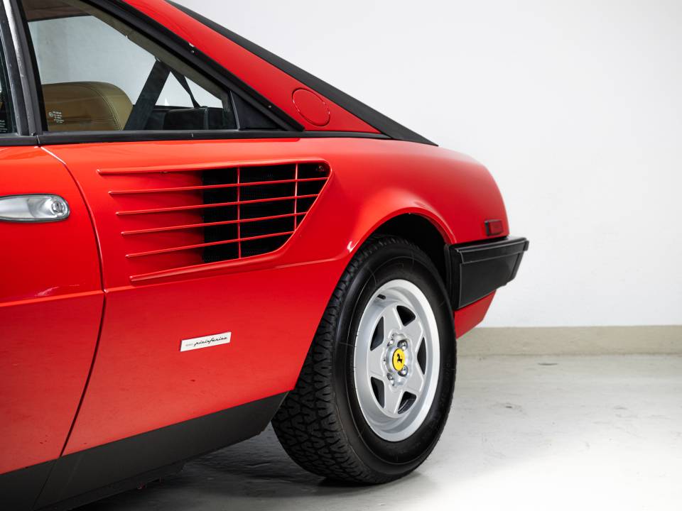 Image 38/50 of Ferrari Mondial Quattrovalvole (1985)