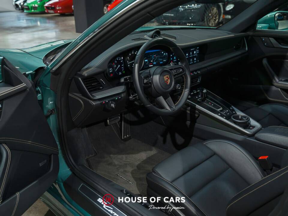 Image 14/24 of Porsche 911 Carrera 4S (2023)