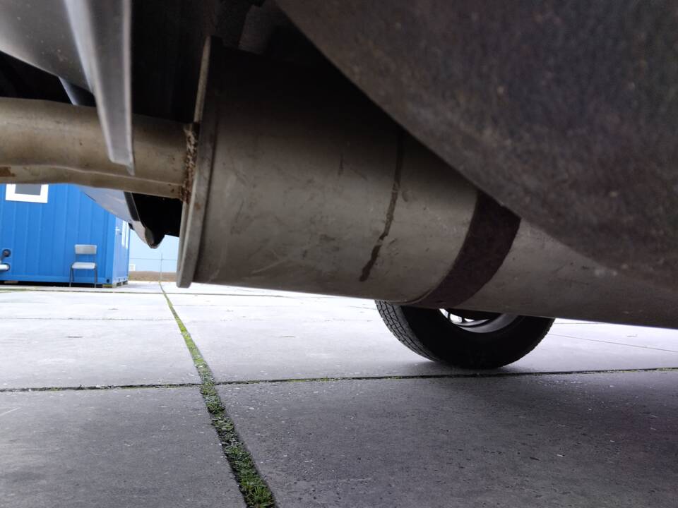 Bild 22/113 von BMW 735i (1986)