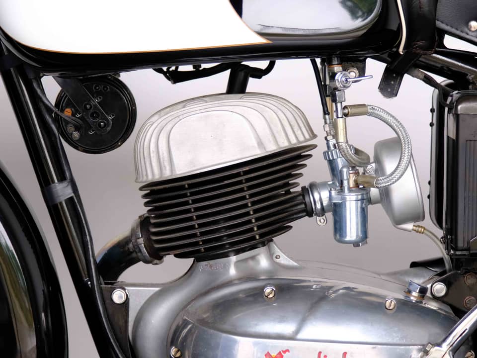 Image 40/68 of Mondial 160 Sport Lusso (1954)
