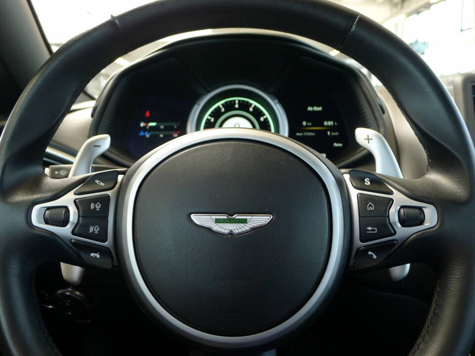 Image 3/37 of Aston Martin DB 11 V12 (2020)
