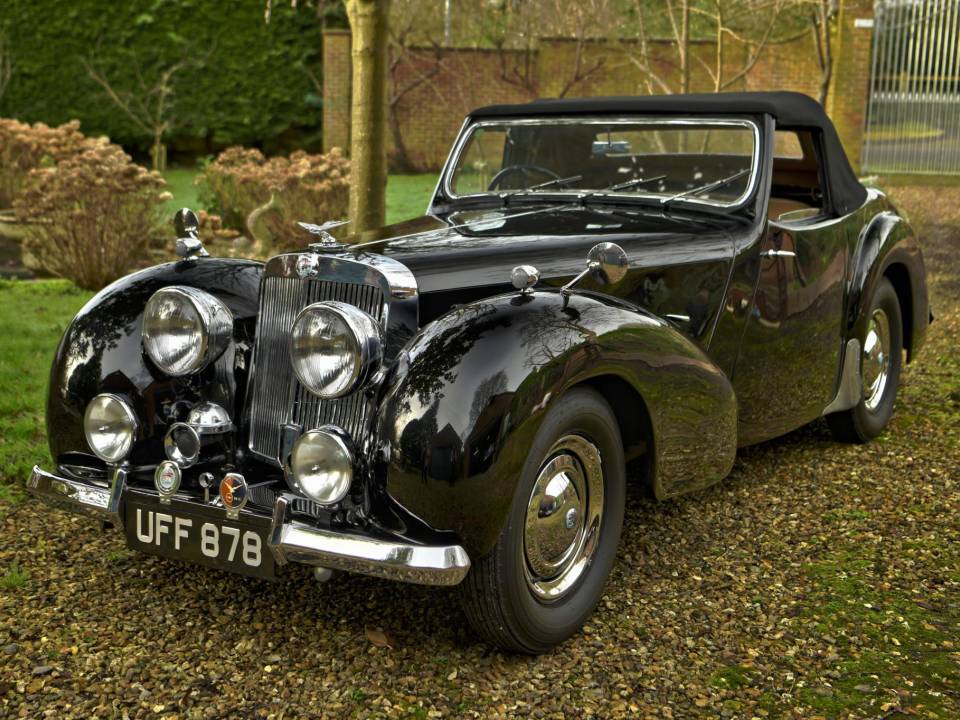 Image 6/50 of Triumph 2000 Roadster (1949)