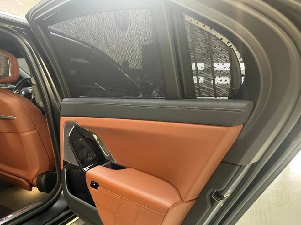 Image 18/50 de BMW i7 eDrive50 (2023)