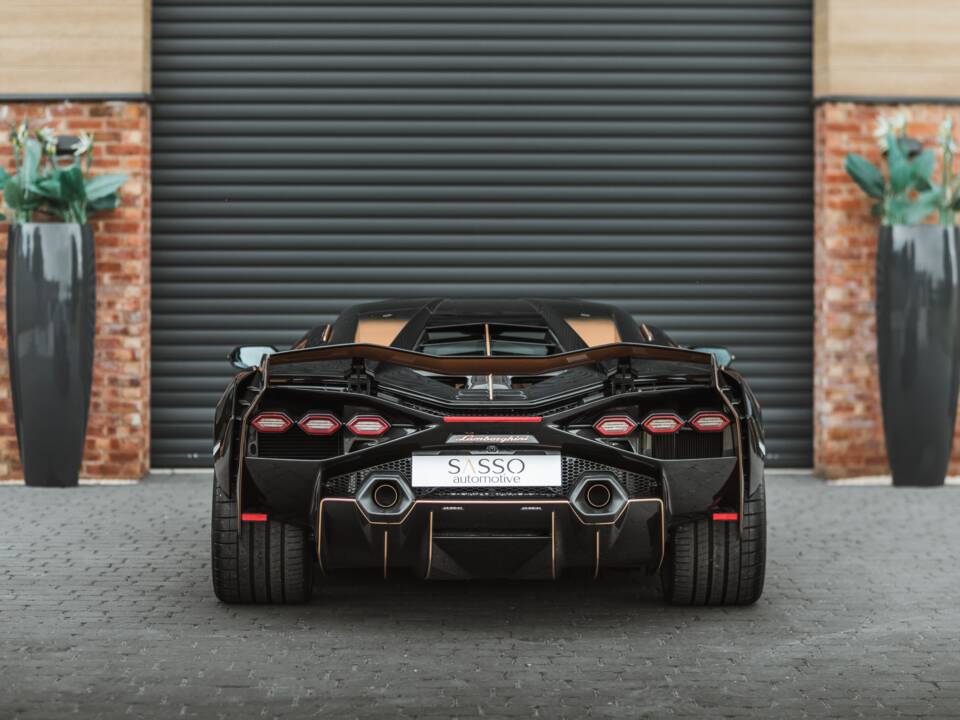 Image 62/68 of Lamborghini Sián FKP 37 (2021)