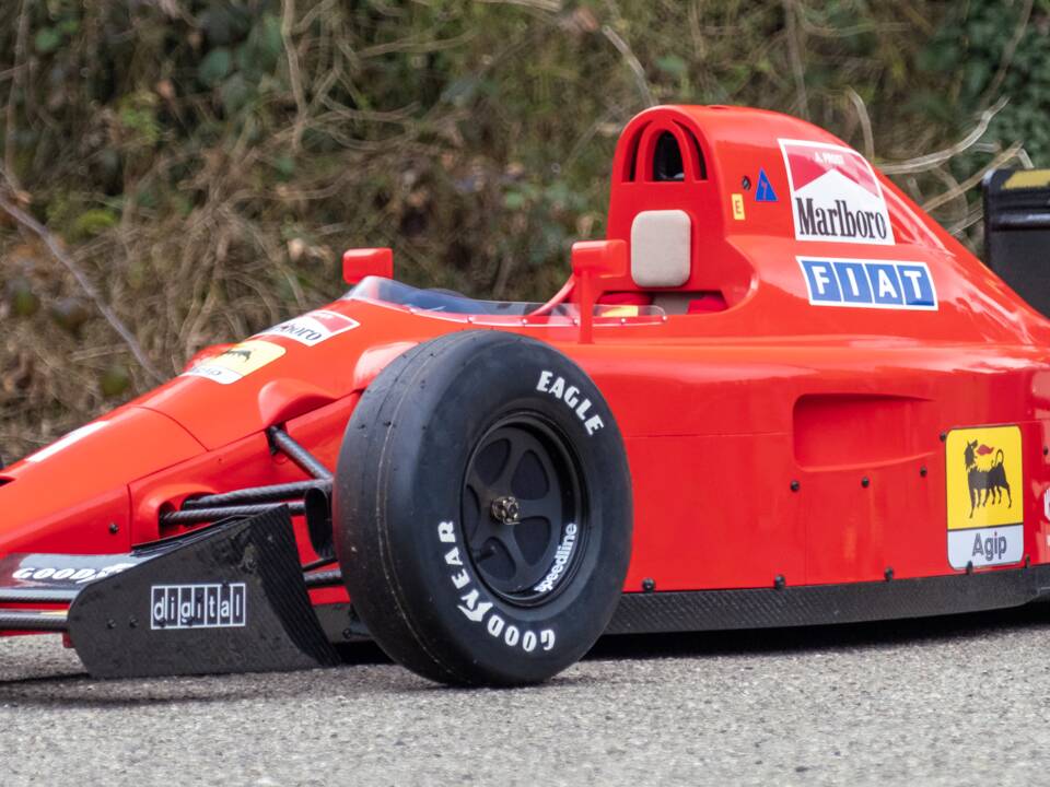 Image 2/85 of Ferrari 641 (1990)