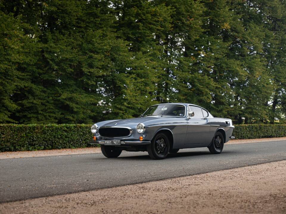Image 2/23 of Volvo 1800 E (1971)