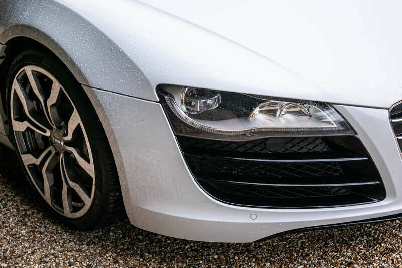 Image 36/38 of Audi R8 V10 (2010)