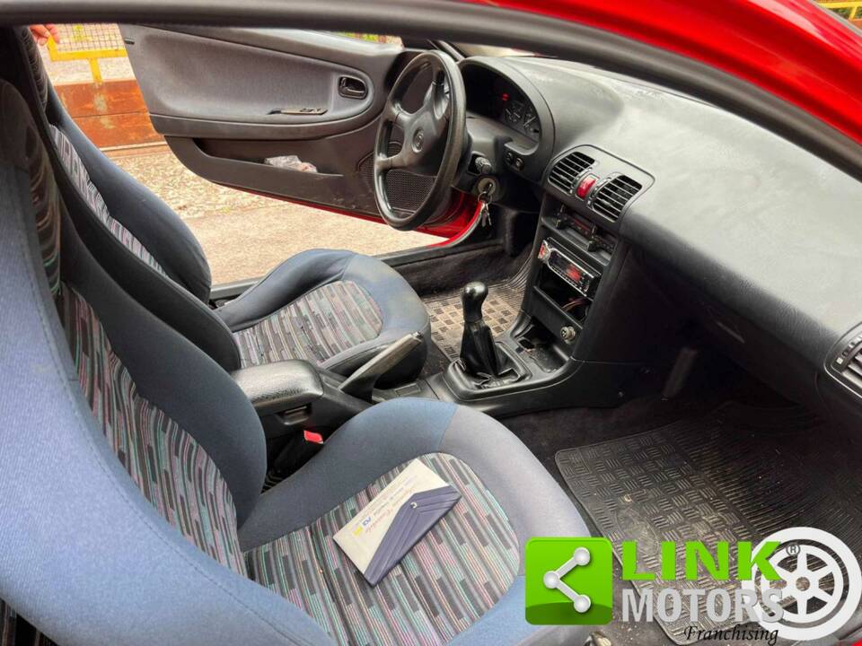Immagine 8/10 di Mazda MX-3 1.8 (1993)